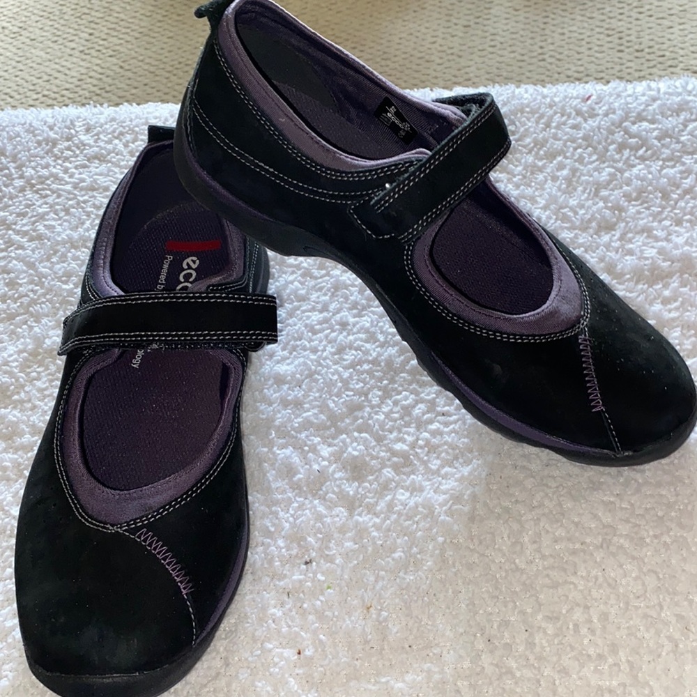 Ecco Mary Jane Shoes size 39/8 -8 1/2. Black Suede